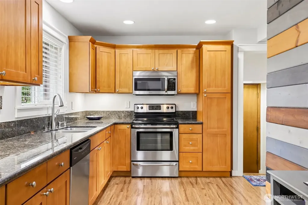 1015 NE 64th Street Vancouver WA 98665