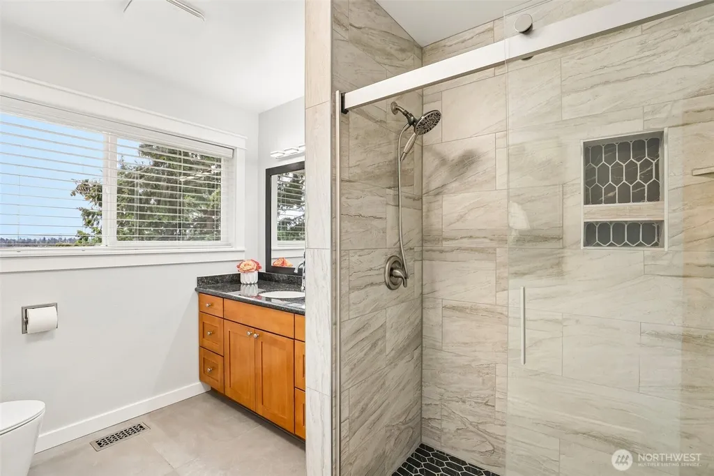 1015 NE 64th Street Vancouver WA 98665