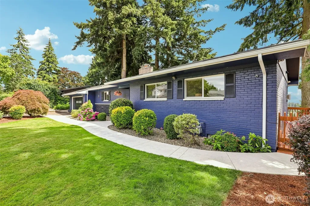 1015 NE 64th Street Vancouver WA 98665