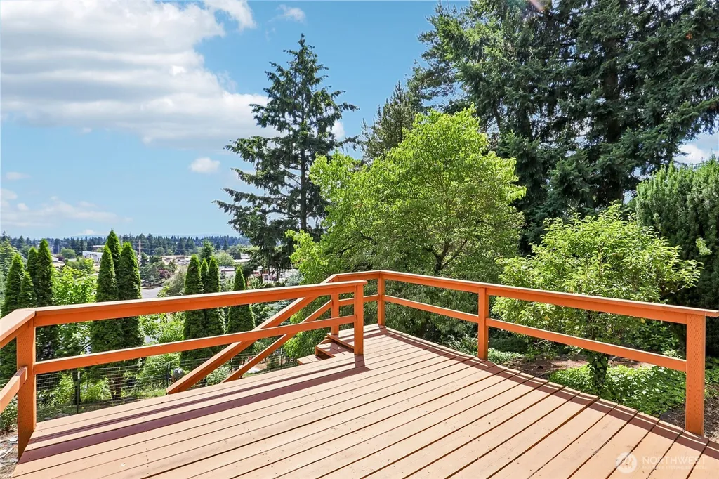 1015 NE 64th Street Vancouver WA 98665