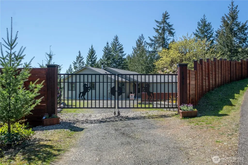 151 NE Myrlis Joy Drive Tahuya WA 98588