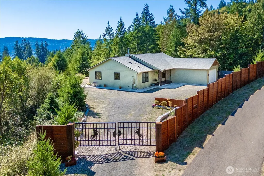 151 NE Myrlis Joy Drive Tahuya WA 98588