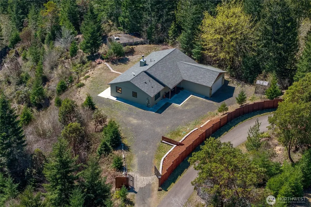 151 NE Myrlis Joy Drive Tahuya WA 98588