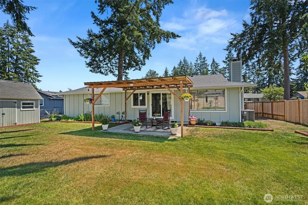9138 Skokomish Way NE Olympia WA 98516