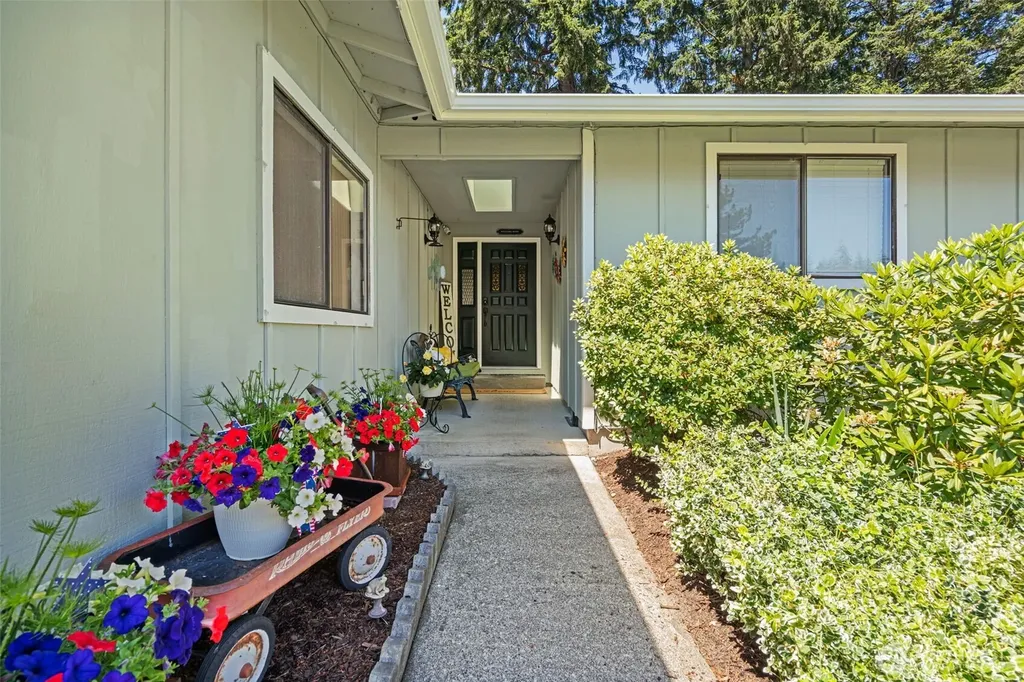 9138 Skokomish Way NE Olympia WA 98516