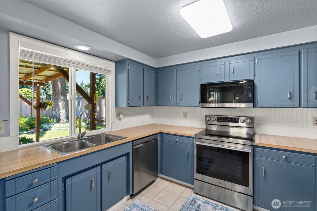 9138 Skokomish Way NE Olympia WA 98516