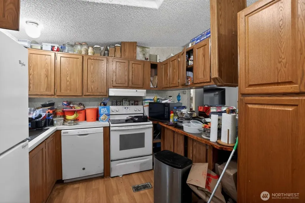 27702 Y Lane Ocean Park WA 98640