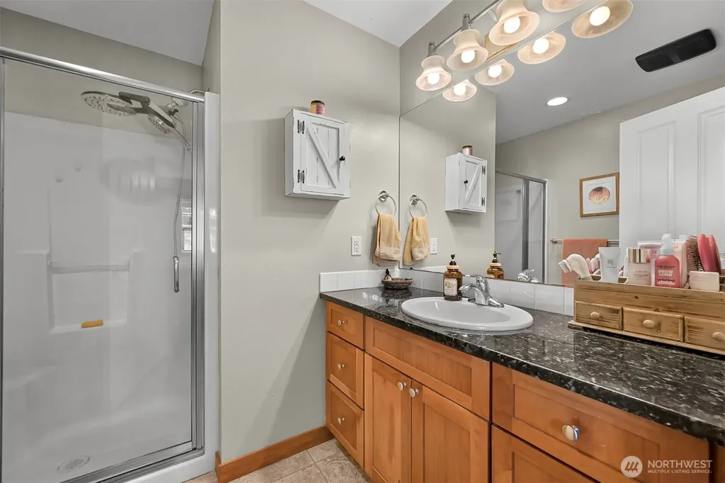 301 Christopher Lane Everson WA 98247