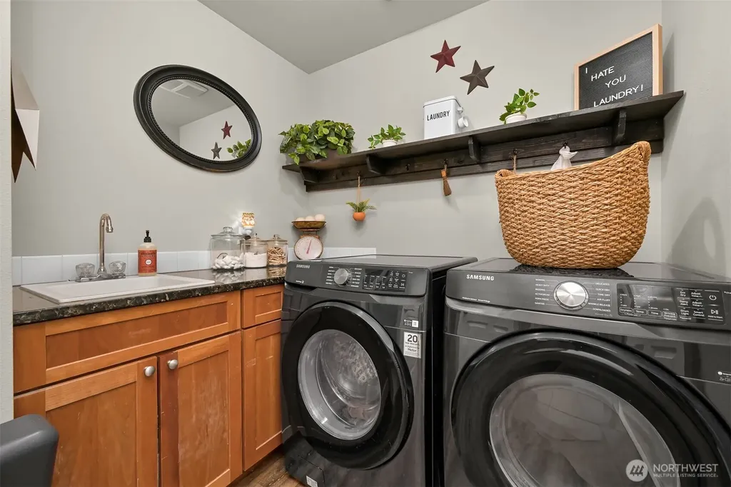301 Christopher Lane Everson WA 98247
