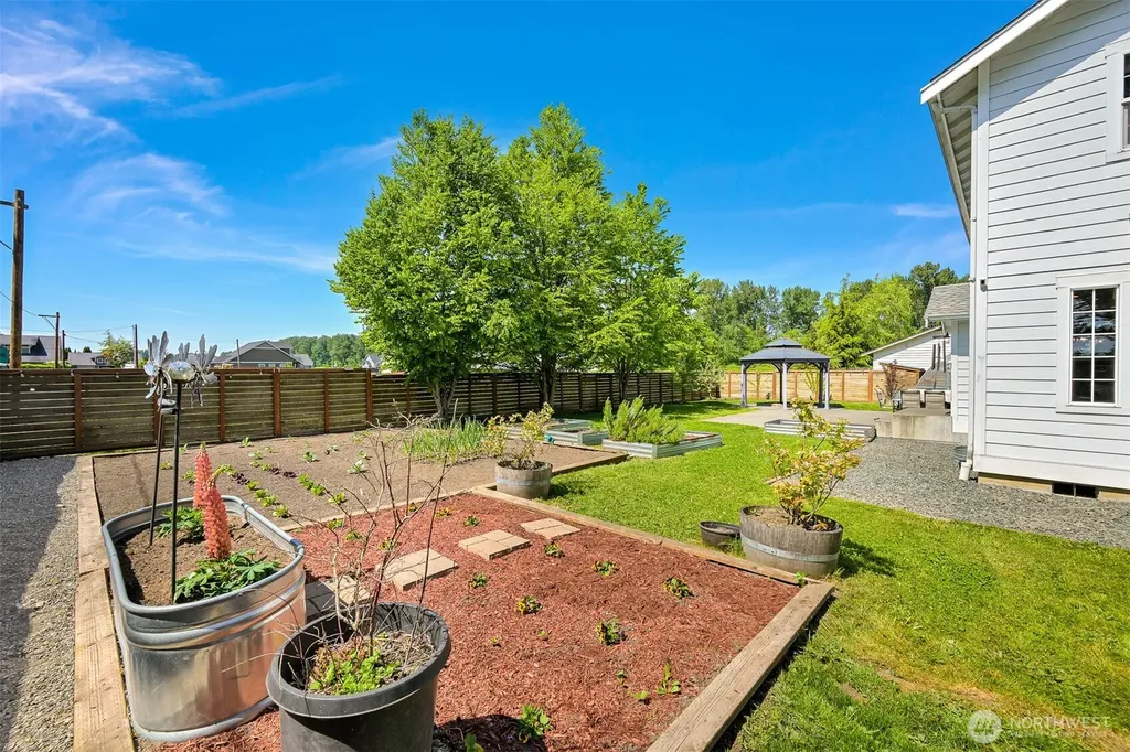 301 Christopher Lane Everson WA 98247