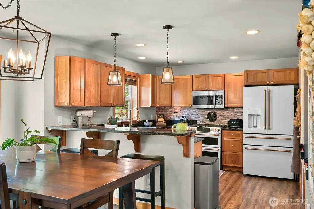301 Christopher Lane Everson WA 98247