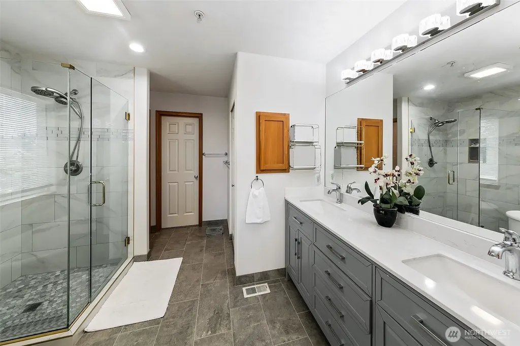18014 81st Lane NE Kenmore WA 98028