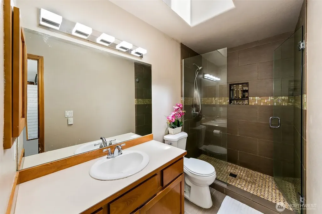 18014 81st Lane NE Kenmore WA 98028