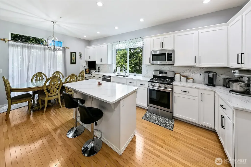 18014 81st Lane NE Kenmore WA 98028