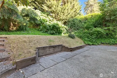 6814 119th Avenue SE Bellevue WA 98006