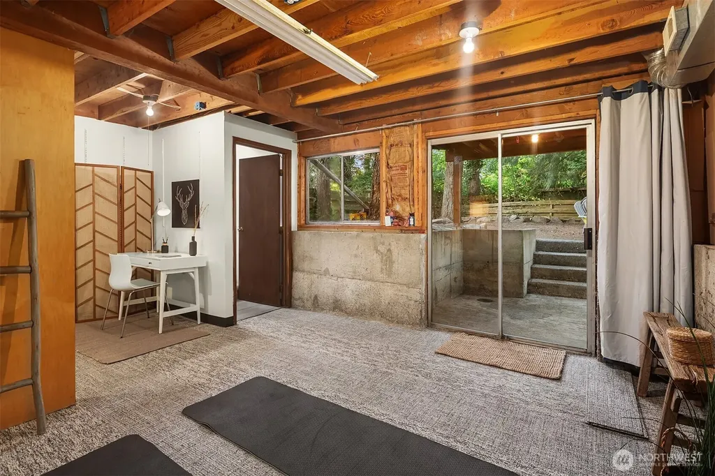 12210 NE 64th Street Kirkland WA 98033