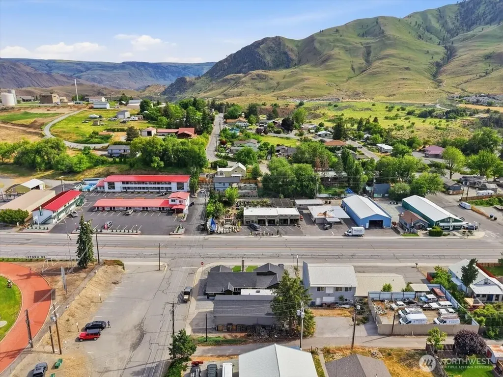 927 E Woodin Avenue Chelan WA 98816