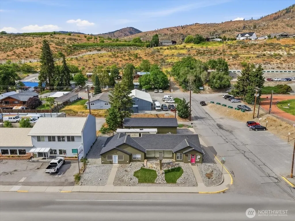 927 E Woodin Avenue Chelan WA 98816