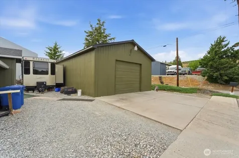 927 E Woodin Avenue Chelan WA 98816