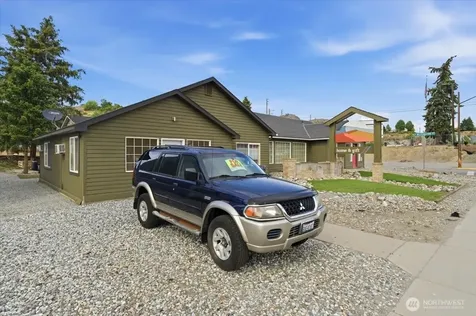 927 E Woodin Avenue Chelan WA 98816