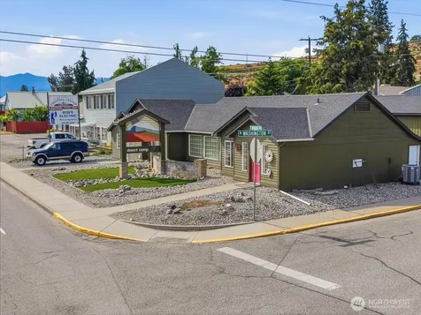 927 E Woodin Avenue Chelan WA 98816