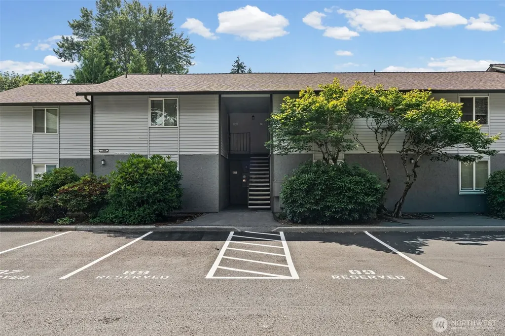 1868 Central Place S Kent WA 98030