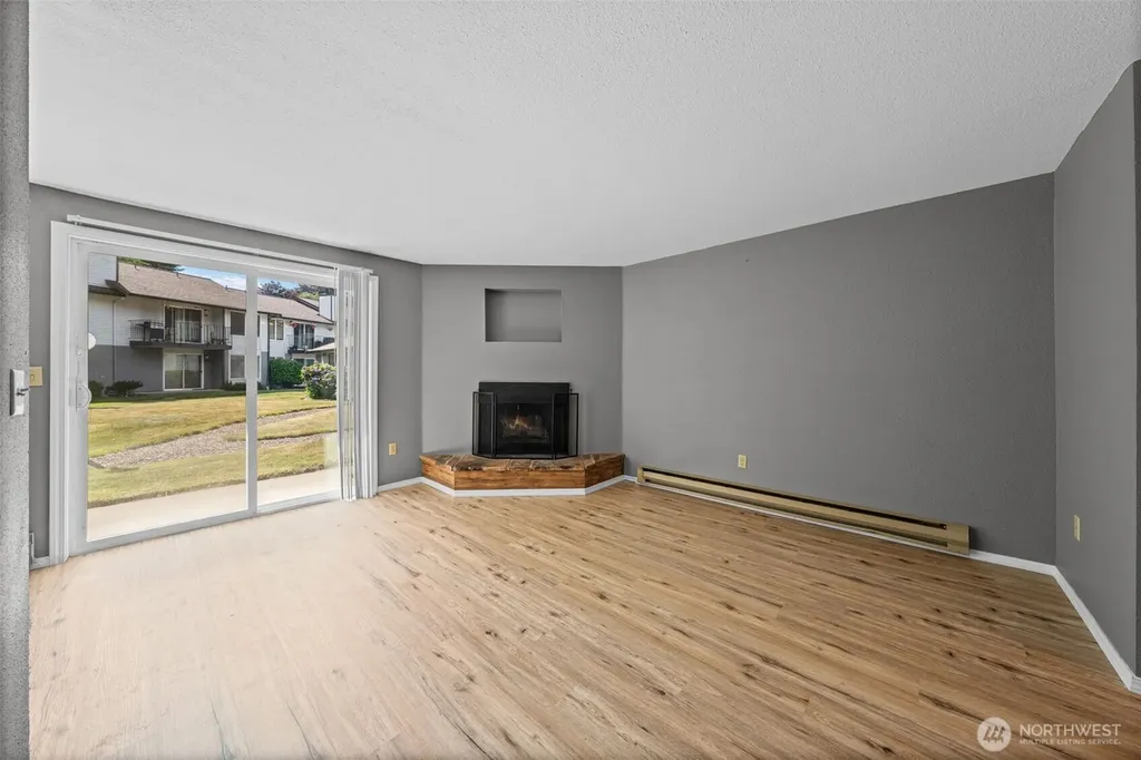 1868 Central Place S Kent WA 98030