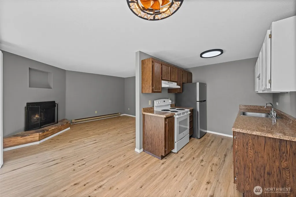 1868 Central Place S Kent WA 98030