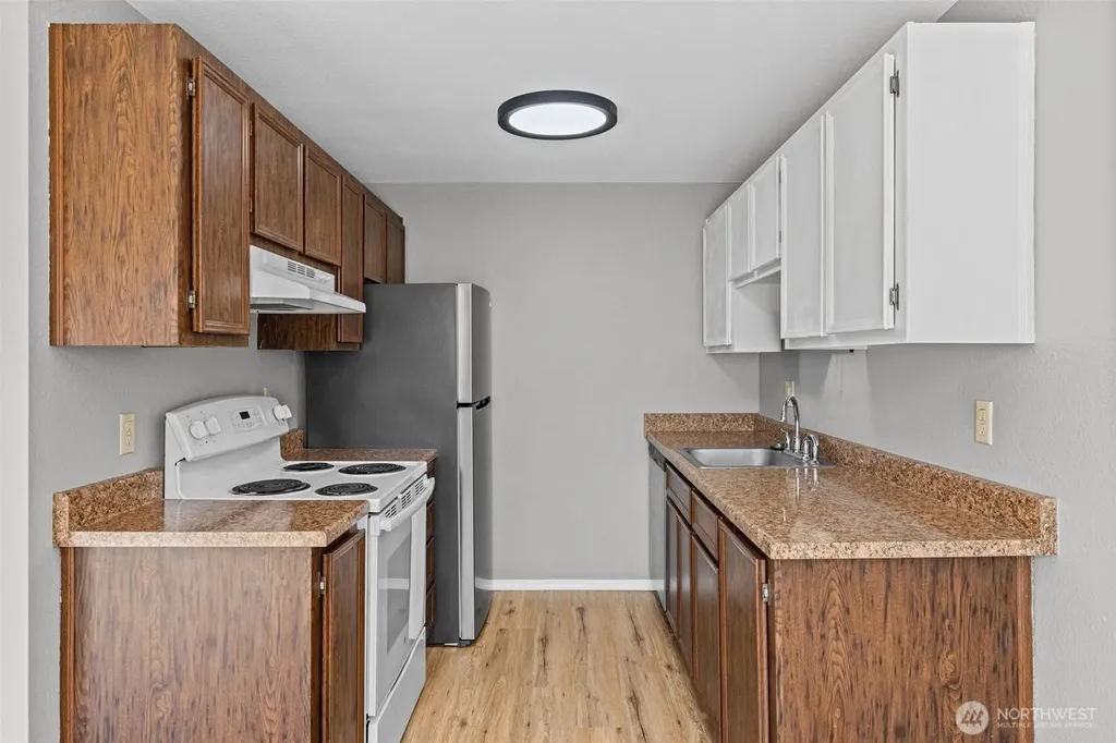 1868 Central Place S Kent WA 98030