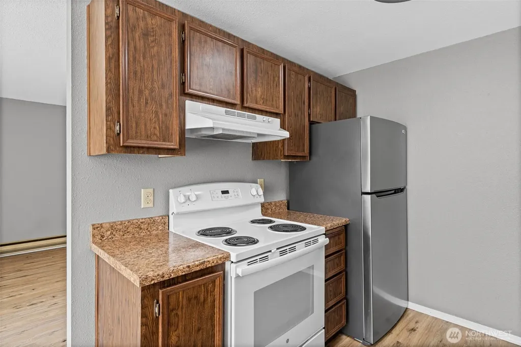 1868 Central Place S Kent WA 98030