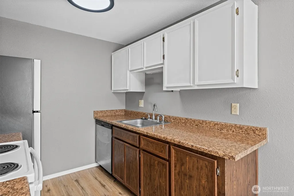 1868 Central Place S Kent WA 98030