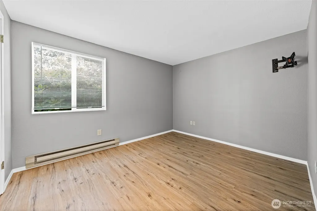 1868 Central Place S Kent WA 98030
