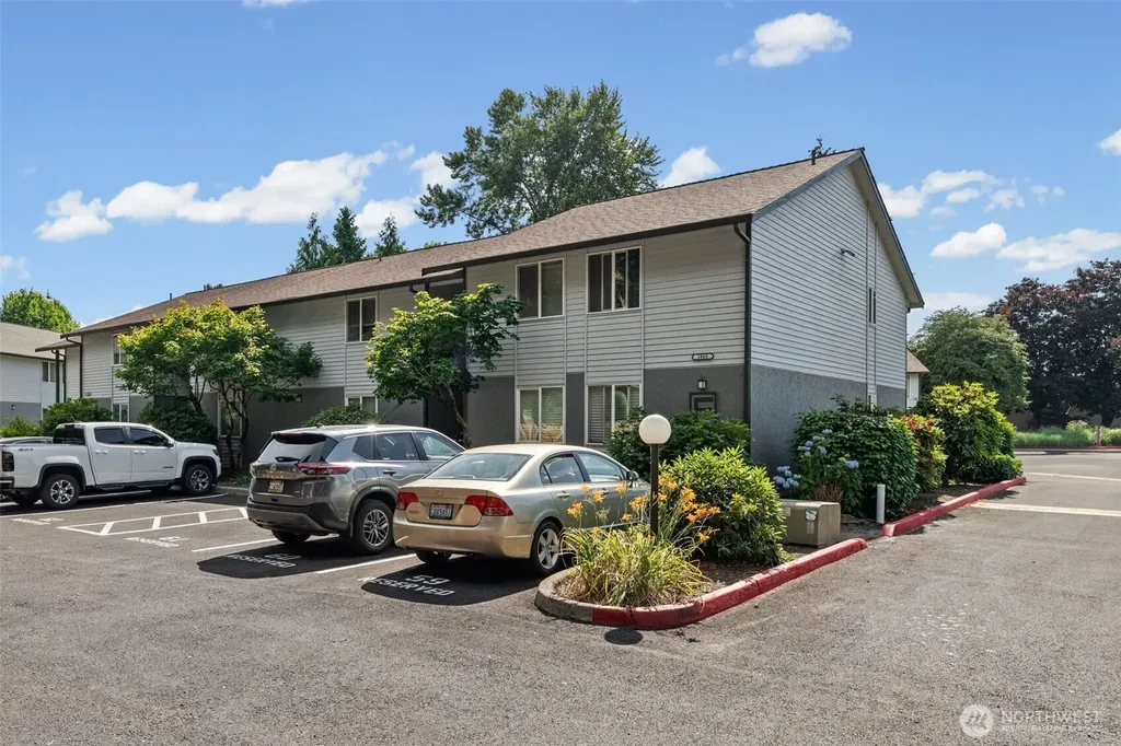 1868 Central Place S Kent WA 98030