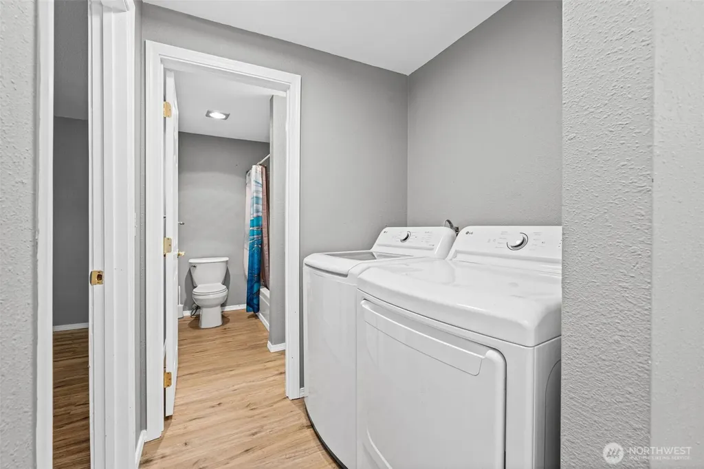 1868 Central Place S Kent WA 98030