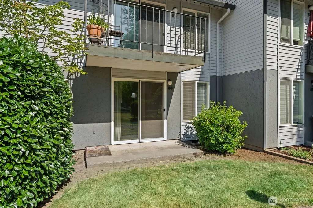 1868 Central Place S Kent WA 98030