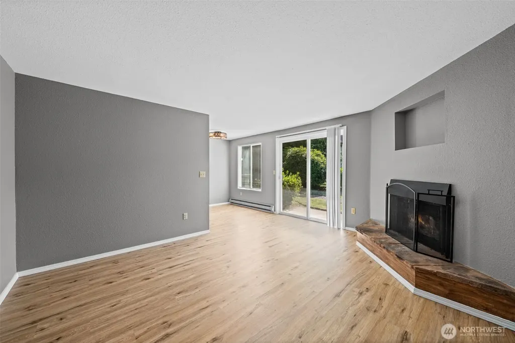 1868 Central Place S Kent WA 98030