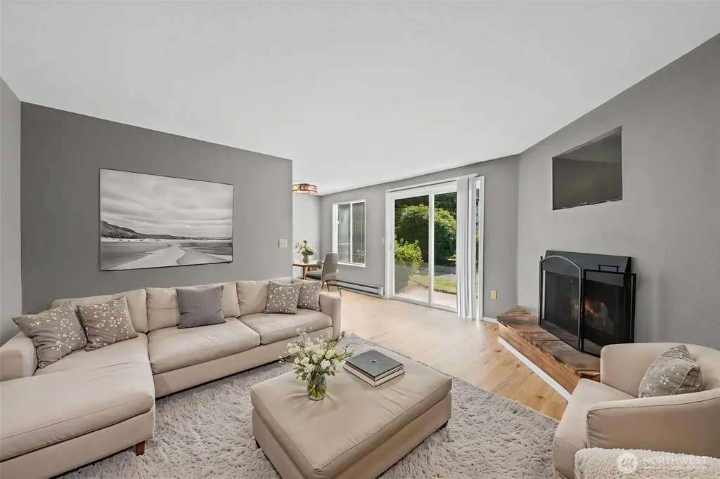 1868 Central Place S Kent WA 98030