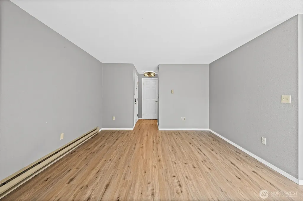1868 Central Place S Kent WA 98030