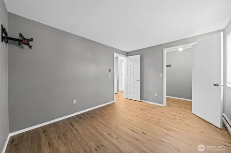 1868 Central Place S Kent WA 98030