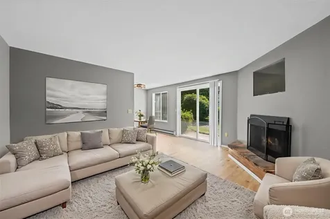 1868 Central Place S Kent WA 98030