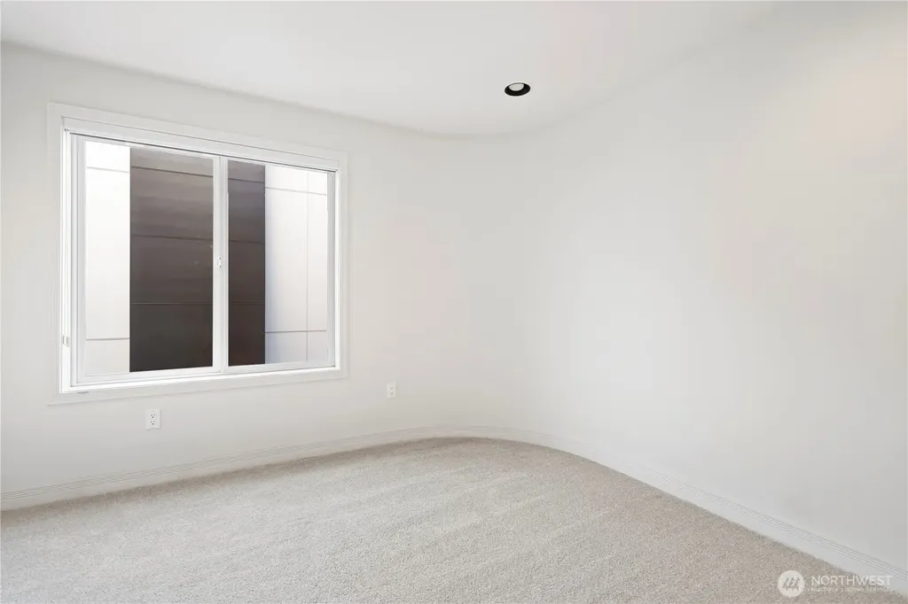 601 W Mercer Place Seattle WA 98119