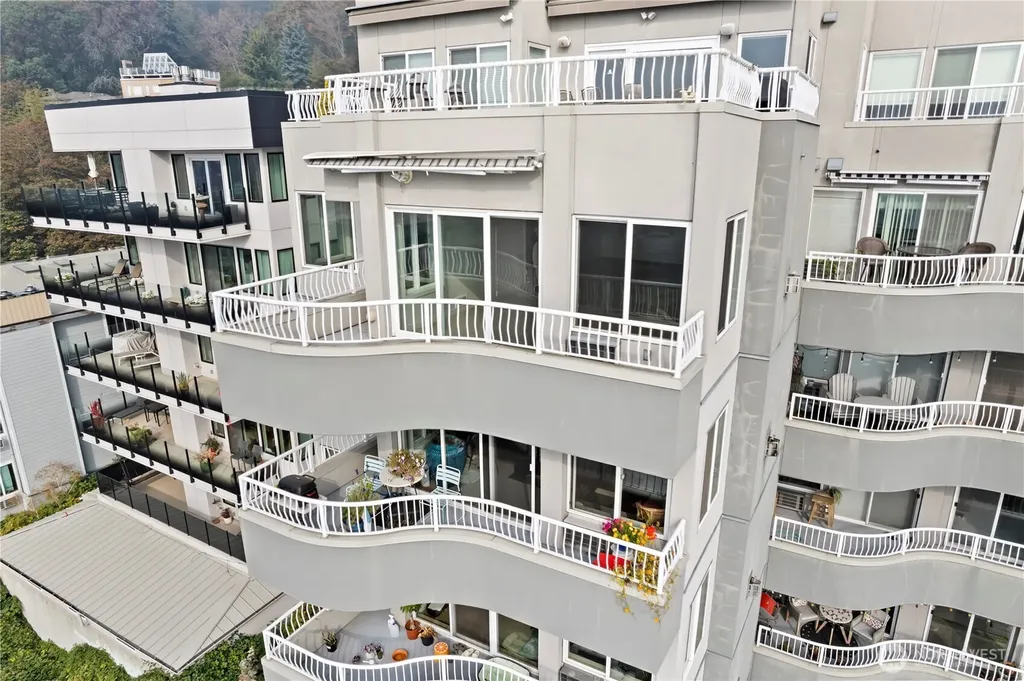 601 W Mercer Place Seattle WA 98119