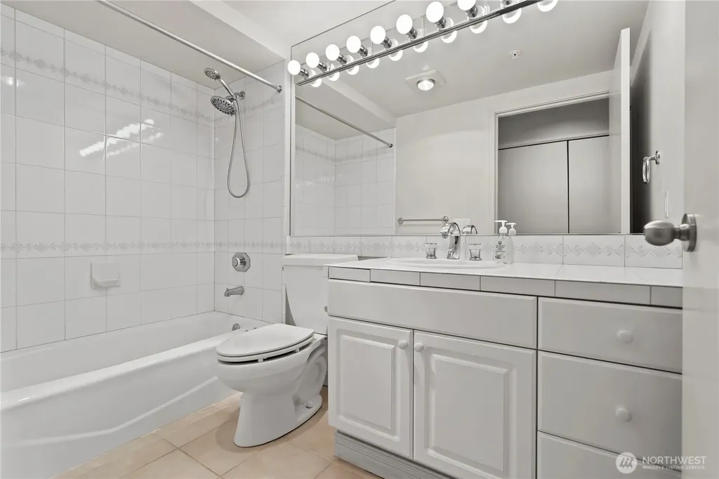 601 W Mercer Place Seattle WA 98119