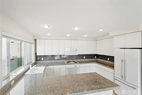 601 W Mercer Place Seattle WA 98119