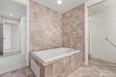 601 W Mercer Place Seattle WA 98119