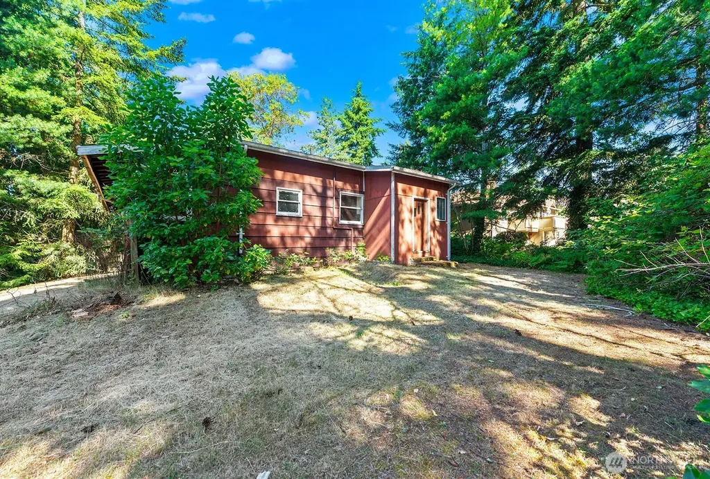 17552 12th Avenue NE Shoreline WA 98155