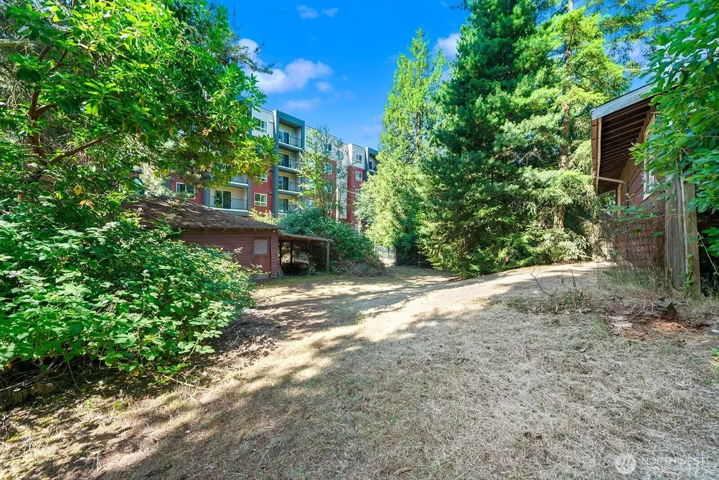 17552 12th Avenue NE Shoreline WA 98155