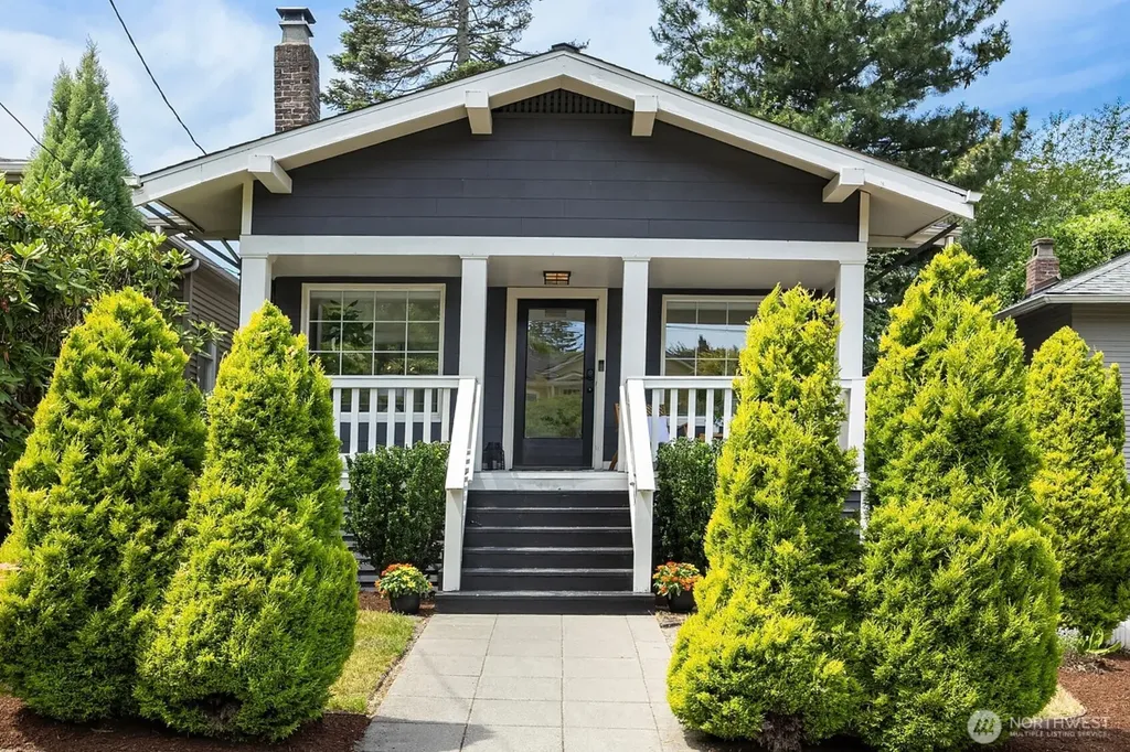2537 2nd Avenue W Seattle WA 98119
