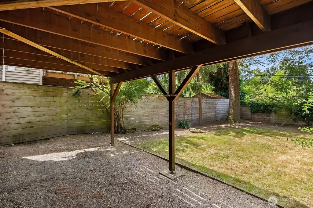 2537 2nd Avenue W Seattle WA 98119