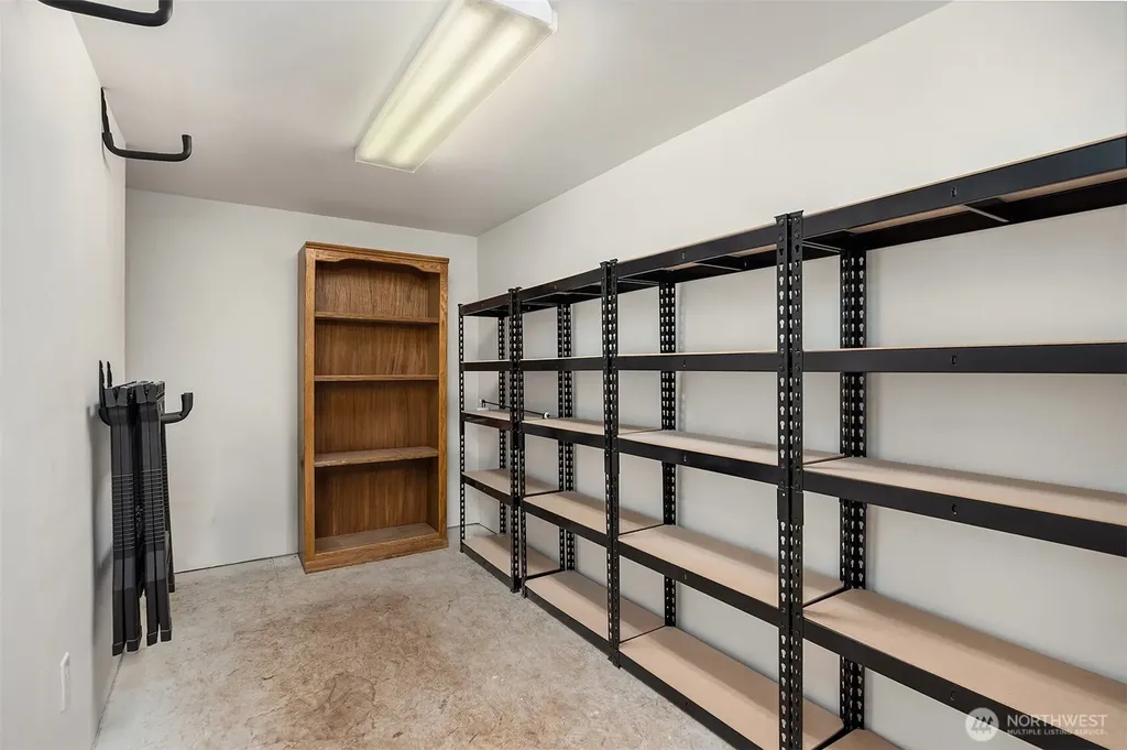 2537 2nd Avenue W Seattle WA 98119